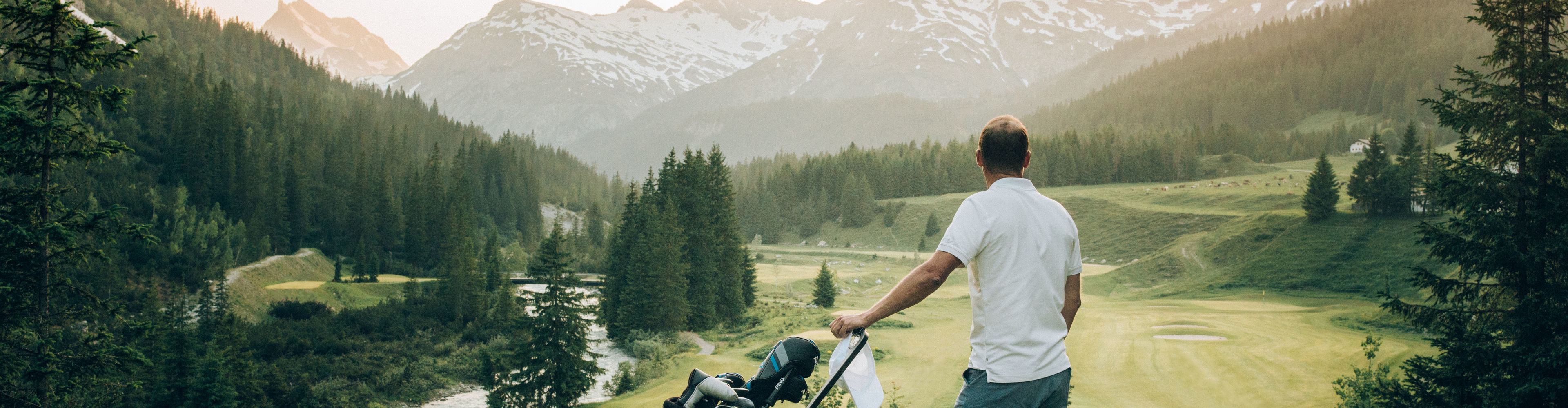 golfer-lech-zuger-golfplatz-sommer-vorarlberg